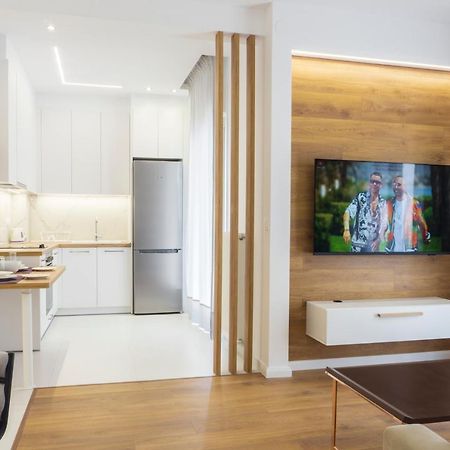 New Modern Style Home Next To The Train Station Tesalonika Bagian luar foto