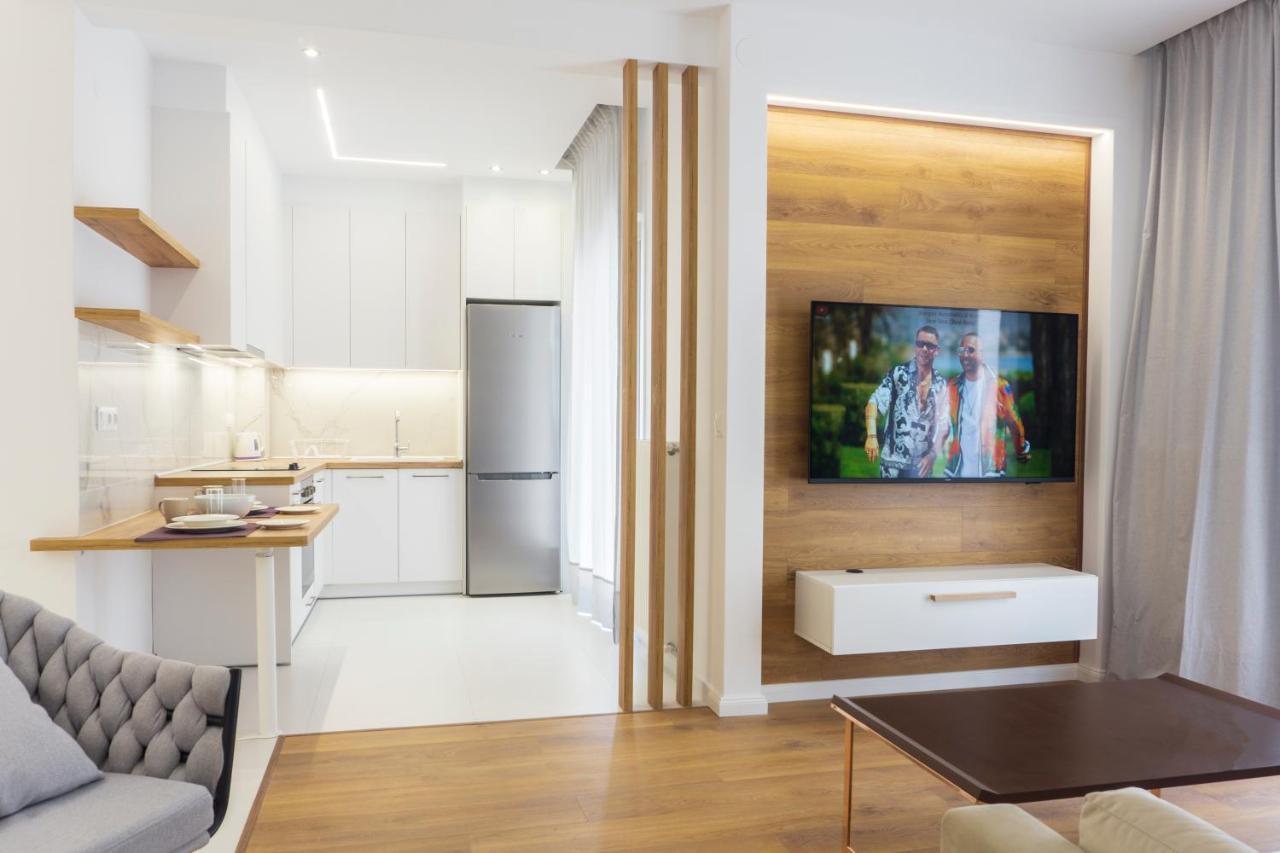 New Modern Style Home Next To The Train Station Tesalonika Bagian luar foto