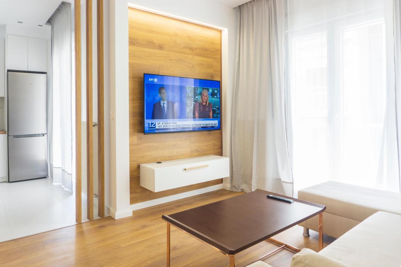 New Modern Style Home Next To The Train Station Tesalonika Bagian luar foto